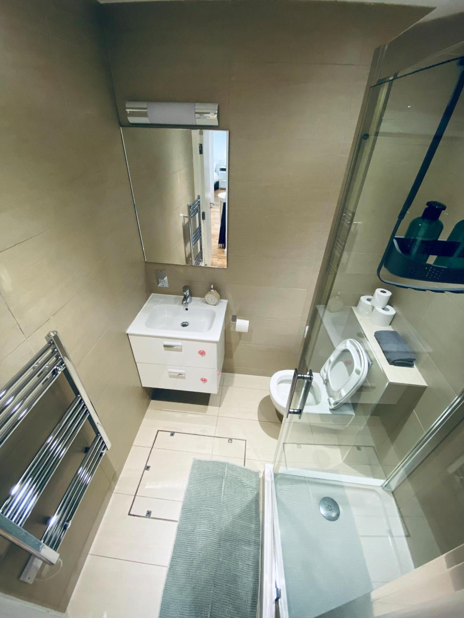 2 Bedroom Flat - 2 Bath - 15 Min Camden Town Londra Esterno foto