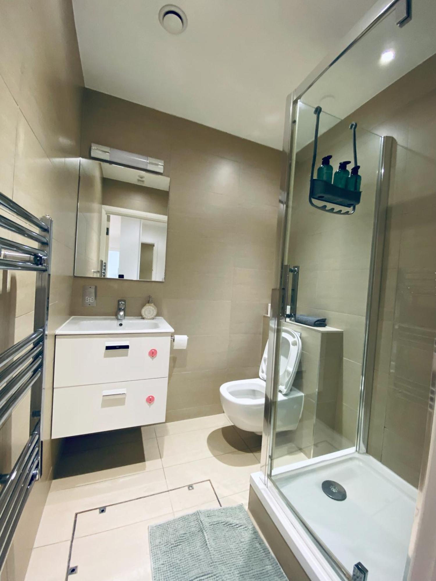 2 Bedroom Flat - 2 Bath - 15 Min Camden Town Londra Esterno foto